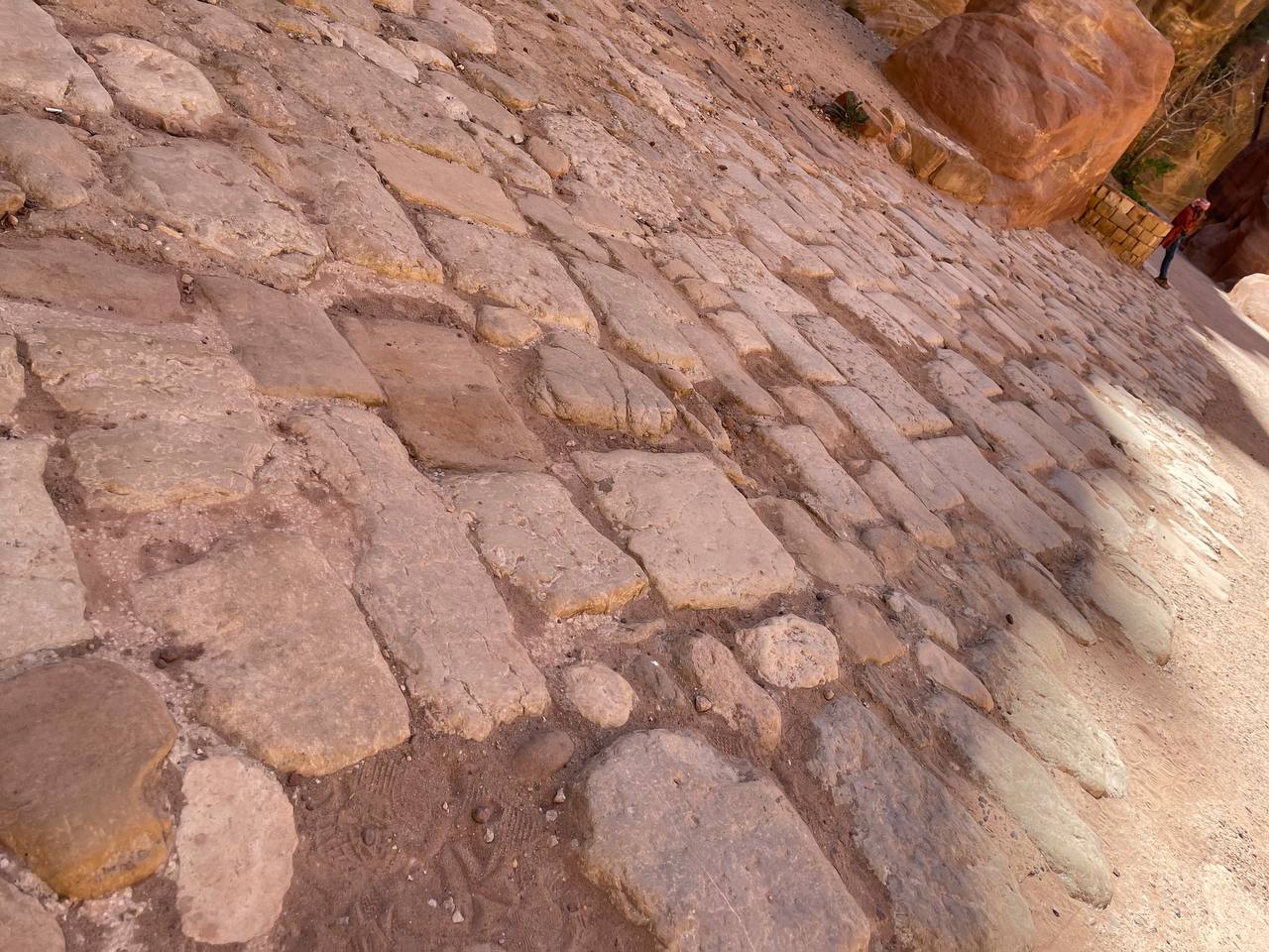 Сучасна Йорданія: життя в пустелі, квартири без меблів і дорогі дружини