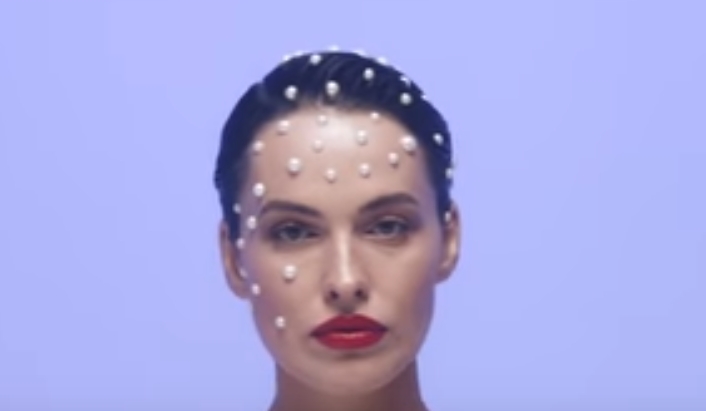 Fetish: Астафьева представила провокационный клип на новую песню