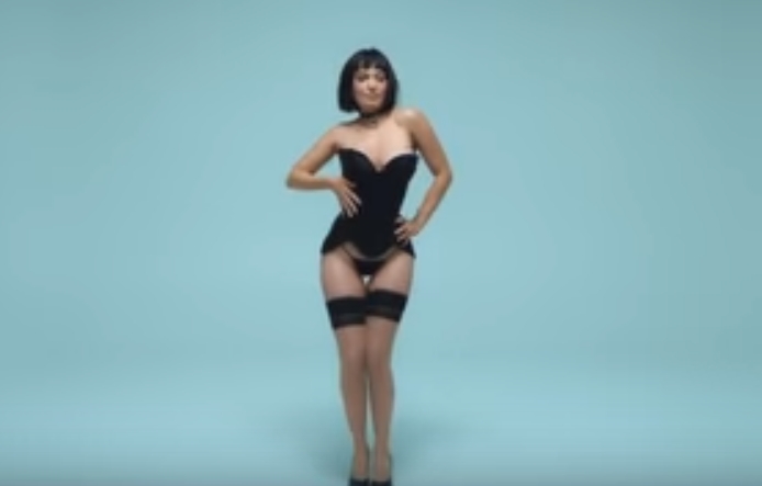 Fetish: Астафьева представила провокационный клип на новую песню