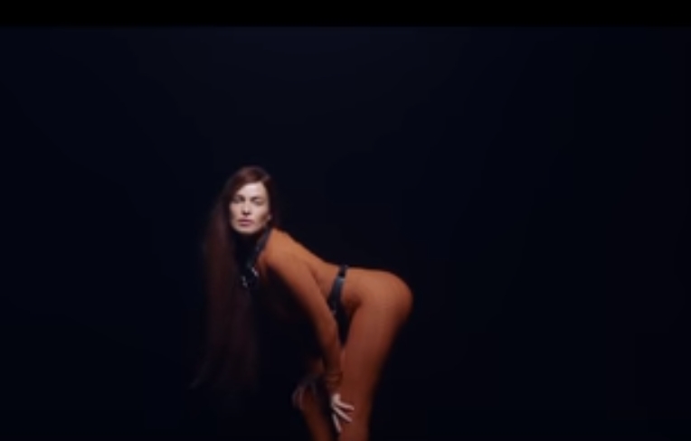 Fetish: Астафьева представила провокационный клип на новую песню