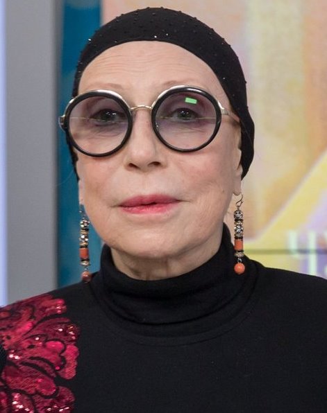 Впала на сцені: легендарна актриса потрапила до реанімації в Москві