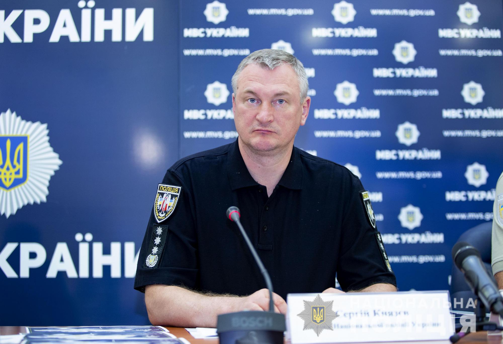 Пирожки по 5 копеек и гастролеры с битами: как прошли выборы в Раду 2019