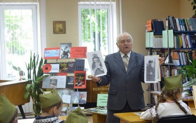 Комуністична символіка та лекції для дітей: скандал у школі під Києвом