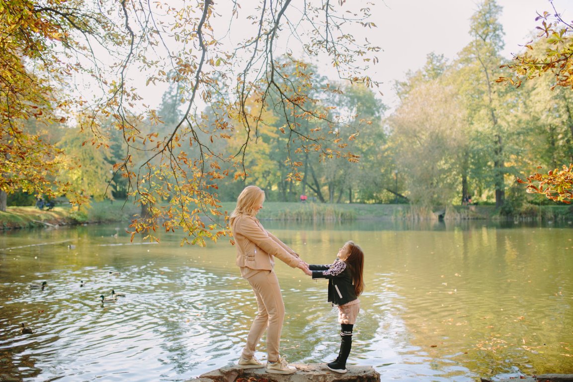 Неповторимая осень: Лилия Ребрик показала яркую фотосессию с детьми