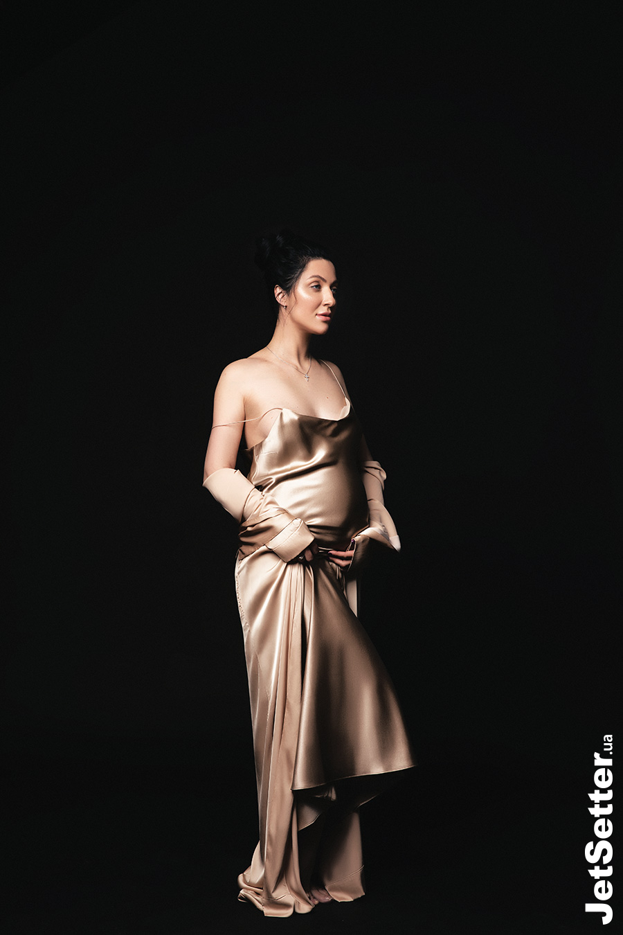 В ожидании чуда: беременная Снежана Бабкина снялась в откровенной фотосессии с мужем