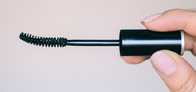 Щеточка с ярок выраженным изгибом