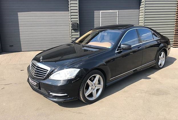 Квадроцикл та мамин "Запорожец": на чому їздять члени нового Кабміну