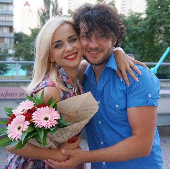 Очень похожи: Лилия Ребрик похвасталась редким фото с братом-известным певцом