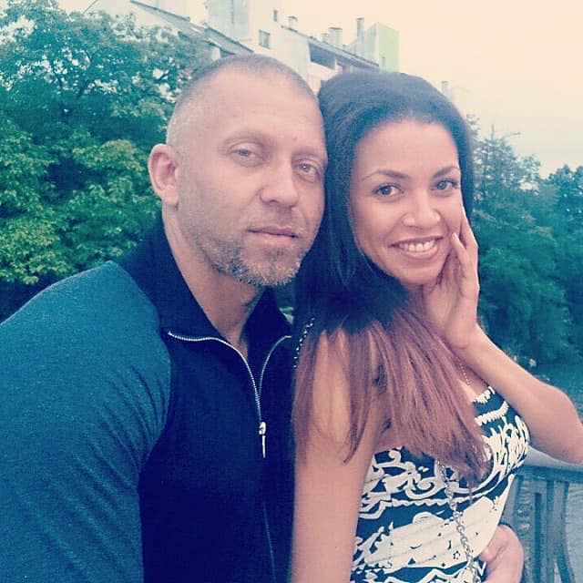 Екс-дружина Серьоги вперше розповіла правду про репера: пив горілку і бив мене