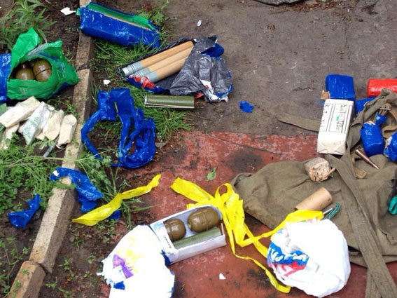 У подозреваемого в стрельбе в Константиновке изъяли арсенал оружия