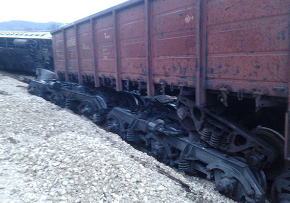 В Хмельницкой области из-за пьяного машиниста с рельсов сошел грузовой поезд