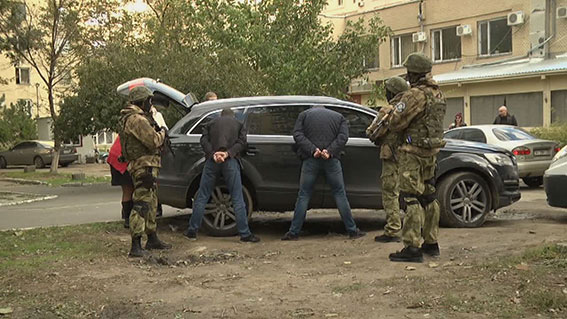 Поліція викрила групу озброєних іноземців в Одесі