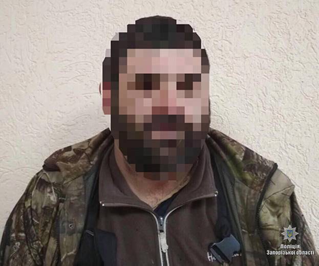 У Запорізькій області правоохоронці вилучили у місцевого мешканця арсенал зброї