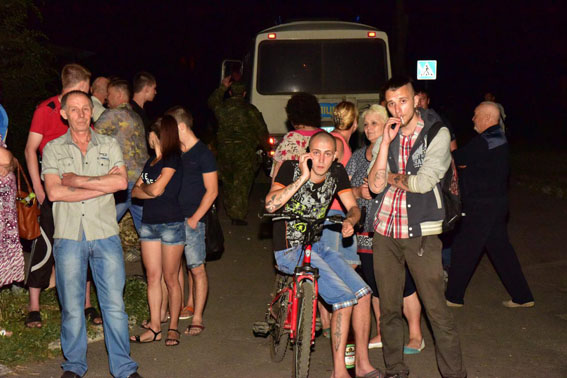 Фото: поліція припинила масові заворушення поліція припинила масові заворушення