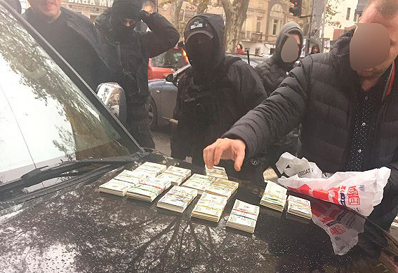 У Затоці депутати і поліцейський організували "схему" заволодіння землями