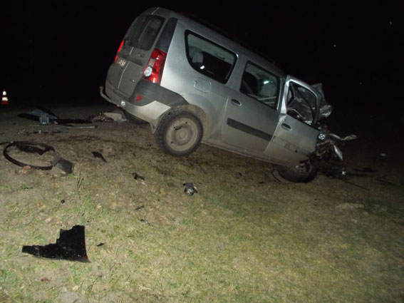 У Рівненській області автомобіль зіштовхнувся з маршруткою, є постраждалі