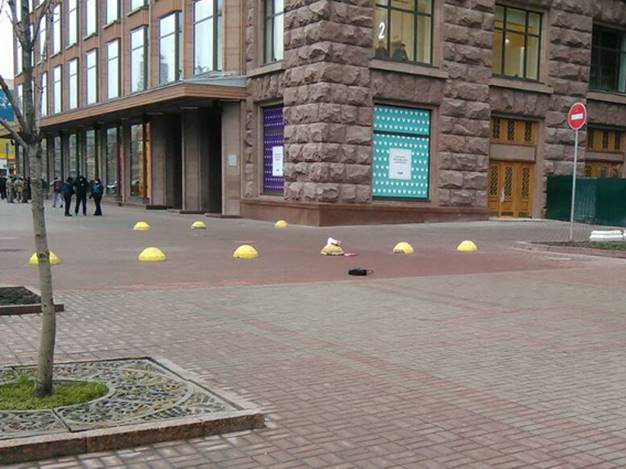 День достоинства и свободы: на Крещатике задержали мужчину с неизвестным предметом