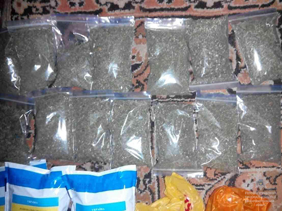 В Днепропетровской области местная жительница хранила в доме 1,5 кг марихуаны