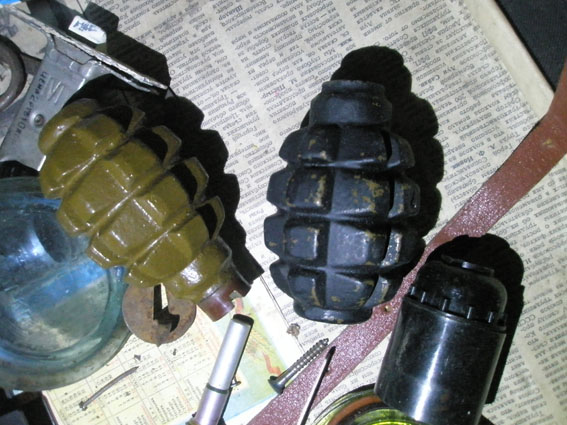 У подозреваемого в стрельбе в Константиновке изъяли арсенал оружия