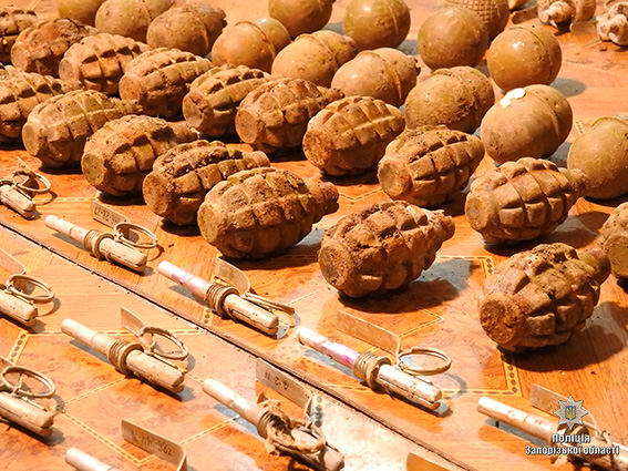 В Запорожской области полиция обнаружила тайник с боеприпасами