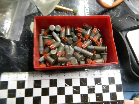 У Києві в одному з гаражів вилучили арсенал зброї