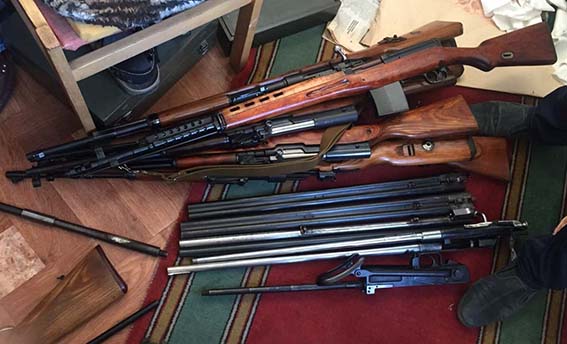 У Києві поліція вилучила у місцевого жителя арсенал зброї