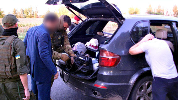 У затриманих на Донбасі &quot;авторитетів&quot; вилучили зброю та наркотики