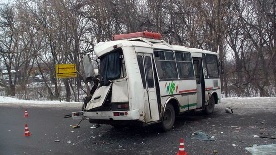 У Донецькій області зіткнулися два автобуси, є постраждалі