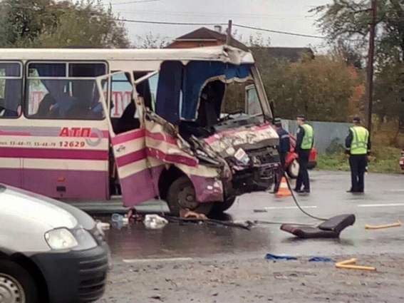 Автобус попал в ДТП