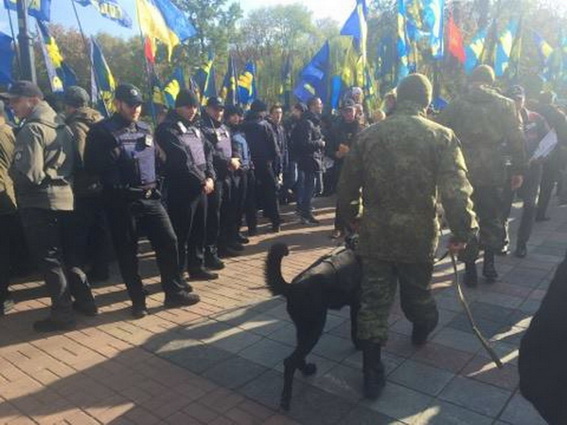 В Киеве на Марше славы произошел конфликт между &quot;свободовцами&quot; и полицией
