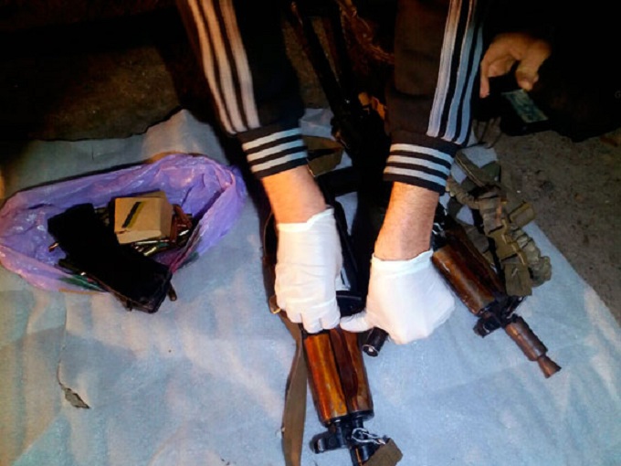 У Харківській області поліція затримала жінку при спробі збуту зброї