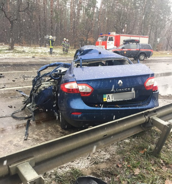 У Києві зіткнулися два автомобіля, є загиблий