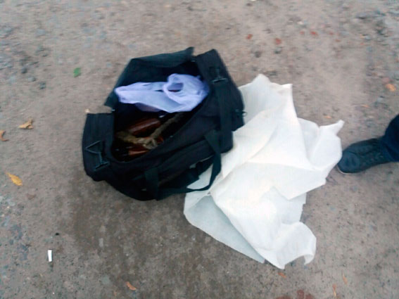 У Харківській області поліція затримала жінку при спробі збуту зброї