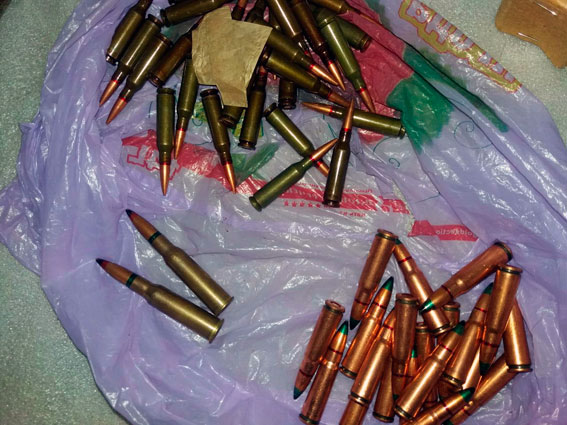 У Харківській області поліція затримала жінку при спробі збуту зброї