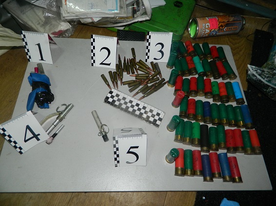 У Києві в одному з гаражів вилучили арсенал зброї