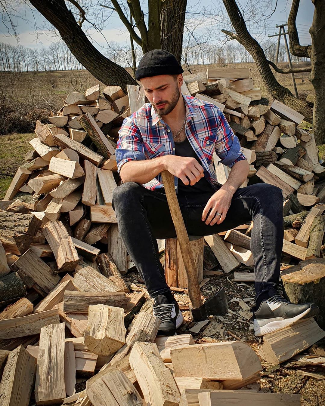 Коляденко, Кондратюк, Рыбак и другие звезды рассказали, что нового освоили на карантине