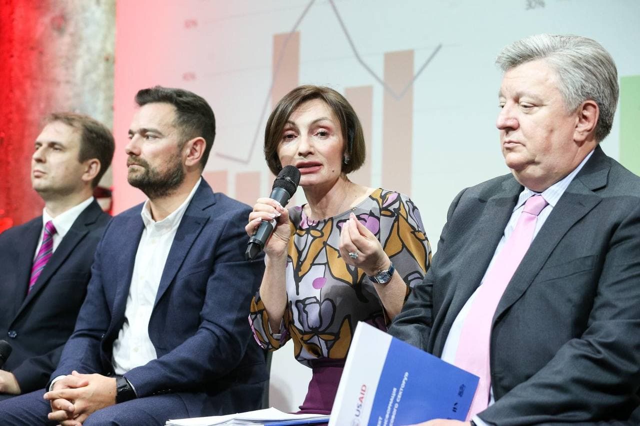 Рожкова подала декларацію: понад 3,5 млн зарплати і 5 елітних годинників