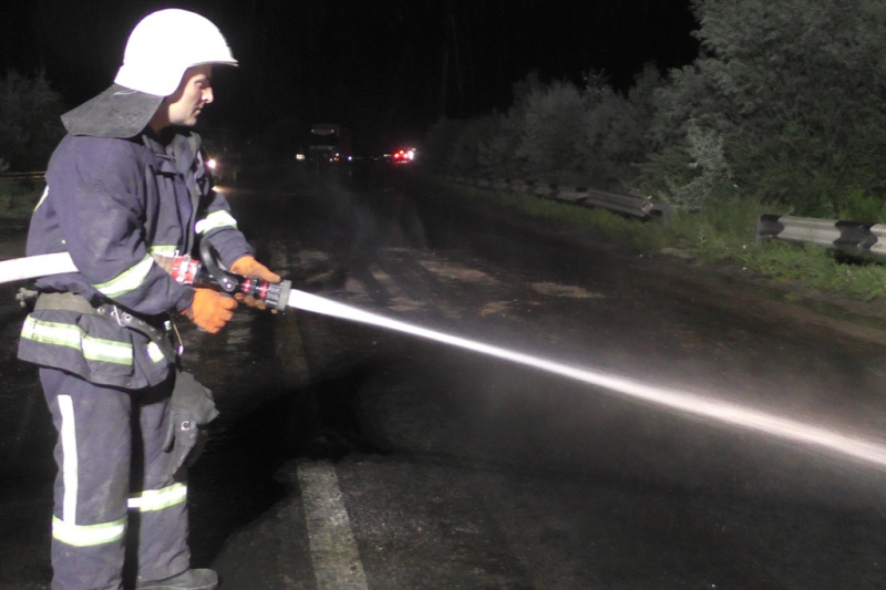Під Чернівцями зіштовхнулися 9 авто