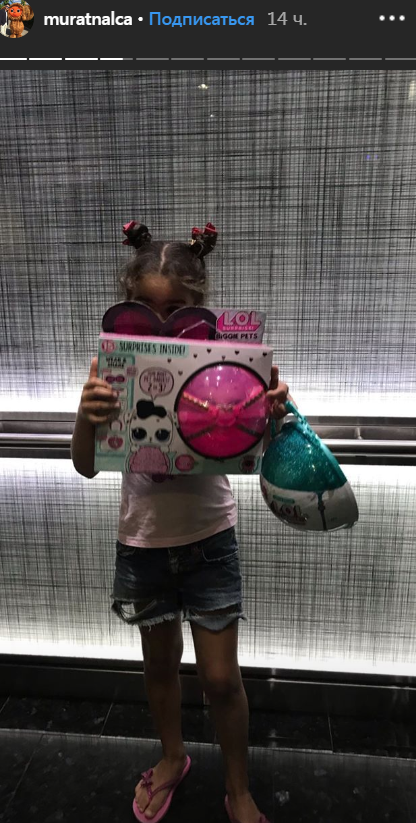 Поки мама відпочиває: чоловік Лорак показав, як проводить час з донькою в Майамі