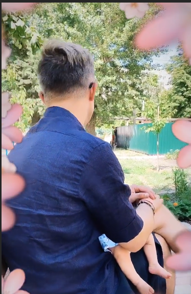 Які солодкі! Помолоділий Сергій Бабкін зворушив мережу фото з сином