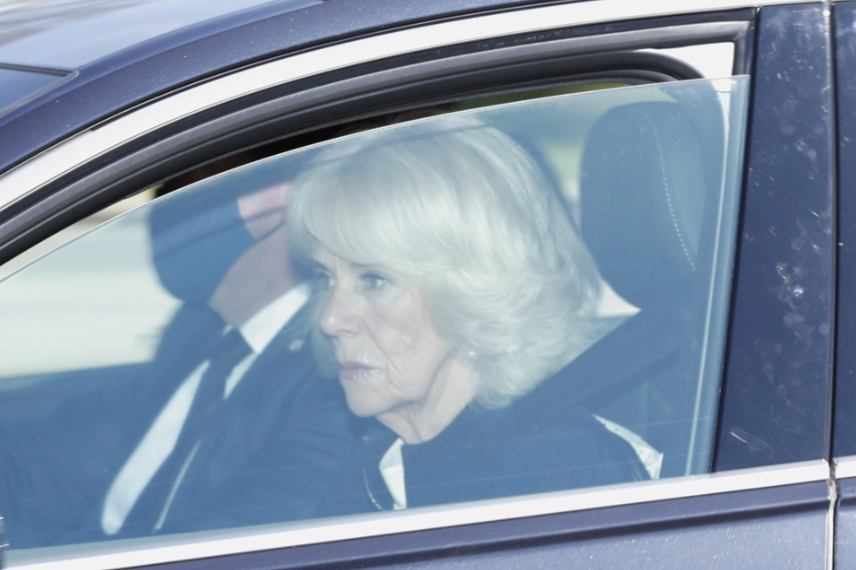 Елизавета II в трауре, Гарри с Уильямом порознь: как королевская семья прощается с Филиппом (фото)