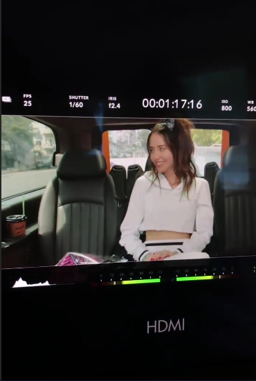 Надя Дорофеева покорила стрит-стайл образом в стиле спорт-шик