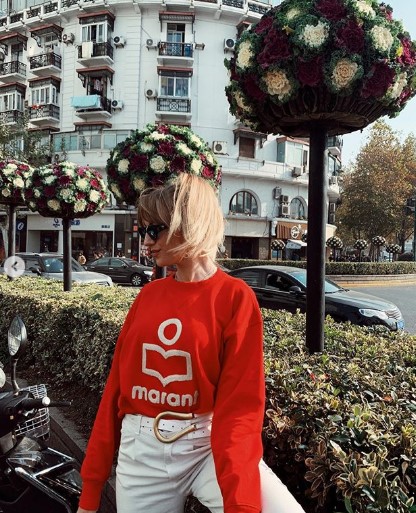 Дзао-шанхао: Леся Никитюк озадачила открыткой из Китая