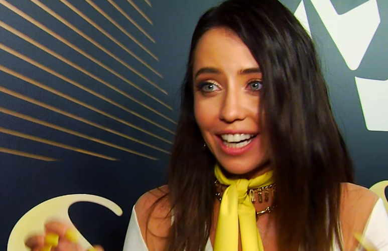 "Все очень смеялись": Дорофеева призналась в сложности съемок с Зеленским