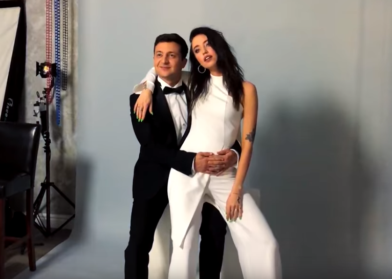 "Все очень смеялись": Дорофеева призналась в сложности съемок с Зеленским