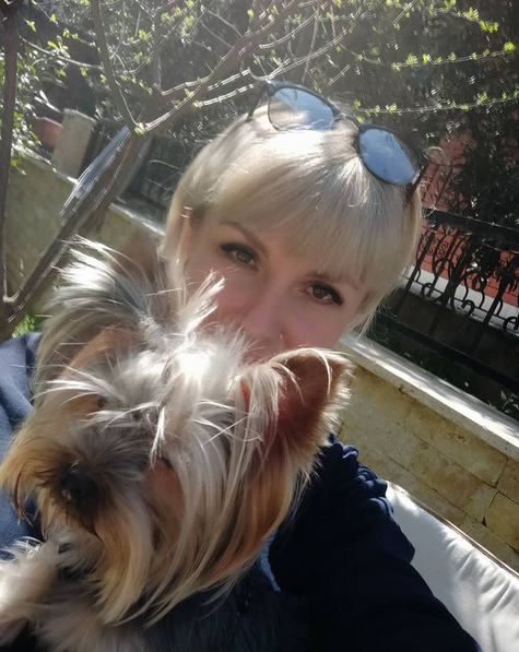 Спливли нові деталі про українку, яка викинула паспорт: чекаємо відео з вибаченнями