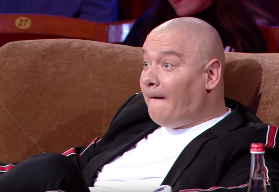 "Лысая" дочь Кошевого довела своего отца до слез (видео)