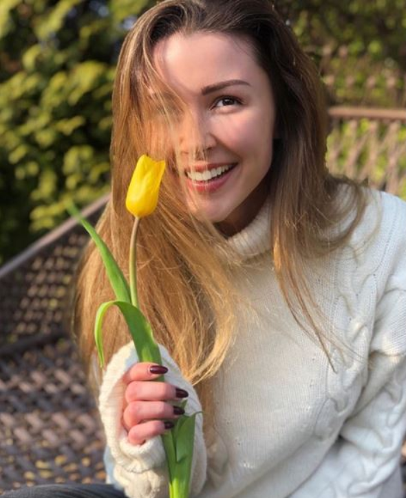 Донька Заворотнюк перервала мовчання зворушливою заявою: мама одужає