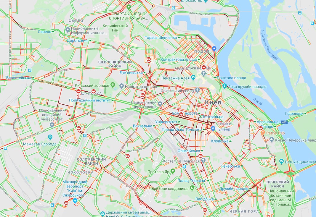 Центр Києва скували затори: карта
