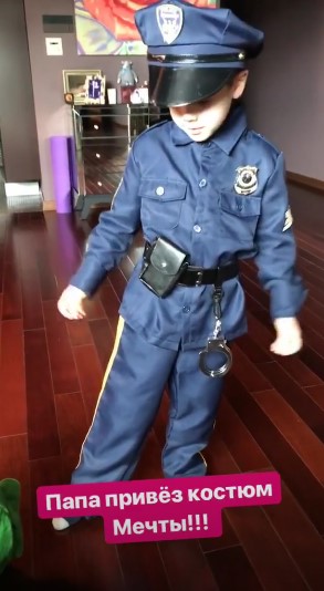 "Костюм мечты": Ефросинина показала сына в непривычном наряде (фото)